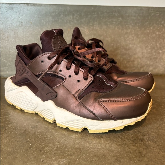 Nike Air Huarache Run Metallic Mahogany Athletic Shoes Size Women’s 8 - Picture 2 of 12